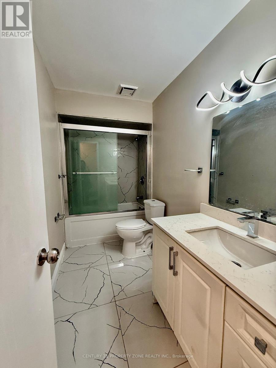 41 Crosswood Lane, Brampton, Ontario  L6V 3M1 - Photo 9 - W12539362