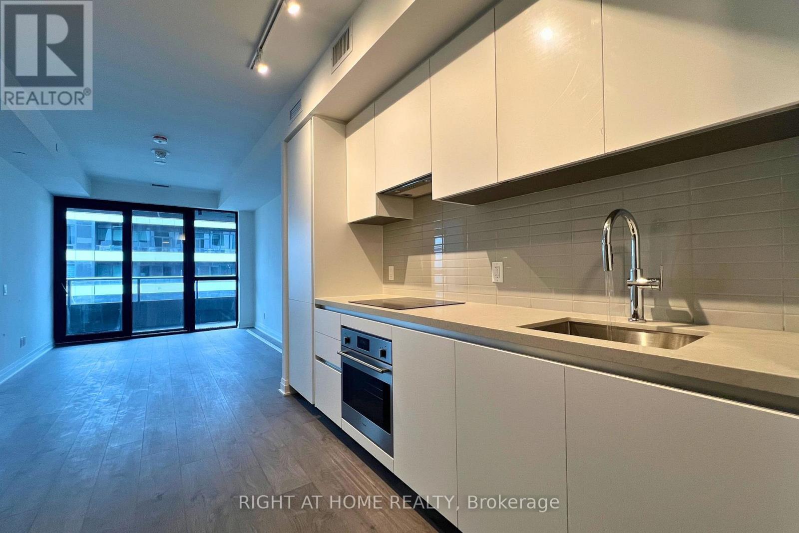 3008 - 4015 The Exchange, Mississauga, Ontario  L5B 0N9 - Photo 3 - W12539366