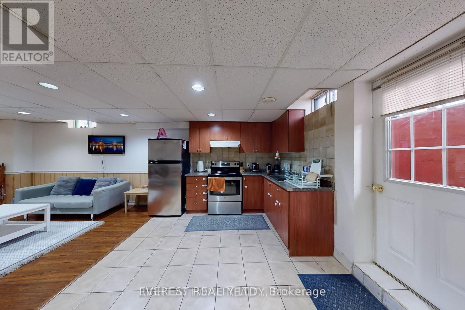 23 DUGGAN DRIVE, Brampton, Ontario