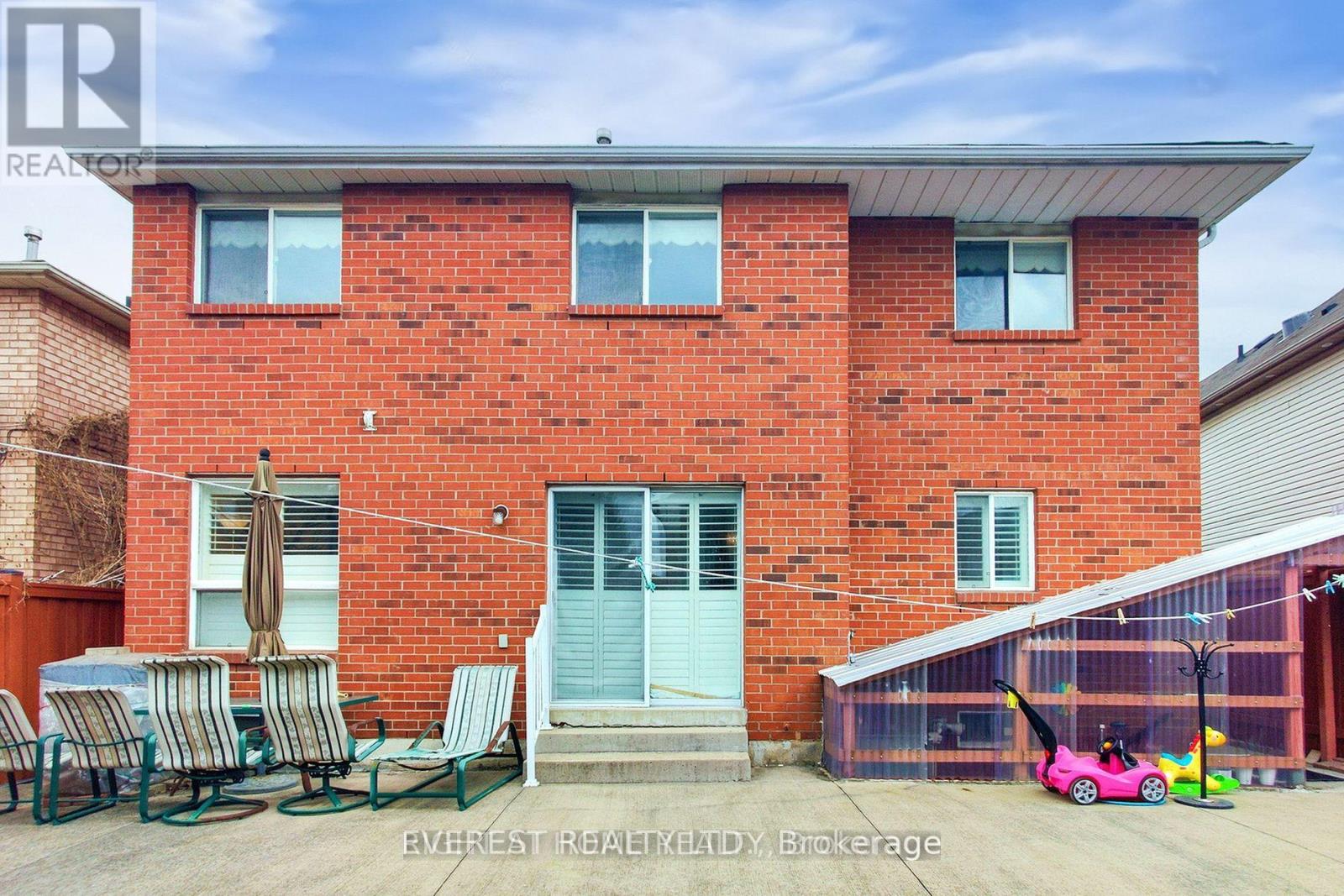 23 Duggan Drive, Brampton, Ontario  L6Y 4H9 - Photo 10 - W12539368