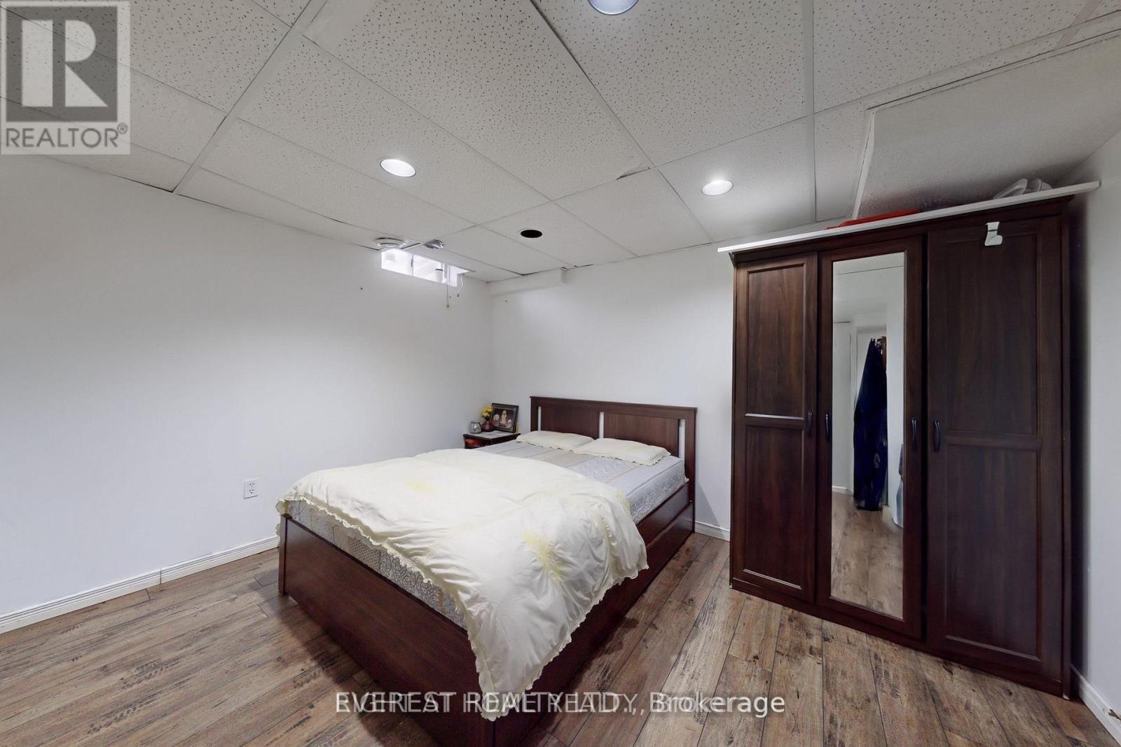 23 Duggan Drive, Brampton, Ontario  L6Y 4H9 - Photo 6 - W12539368