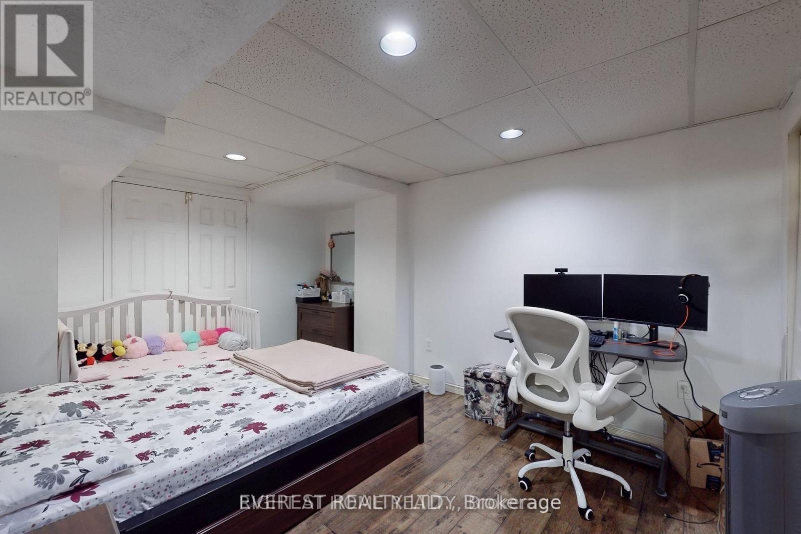 23 Duggan Drive, Brampton, Ontario  L6Y 4H9 - Photo 7 - W12539368