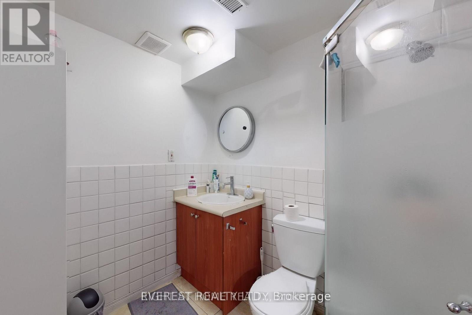 23 Duggan Drive, Brampton, Ontario  L6Y 4H9 - Photo 8 - W12539368