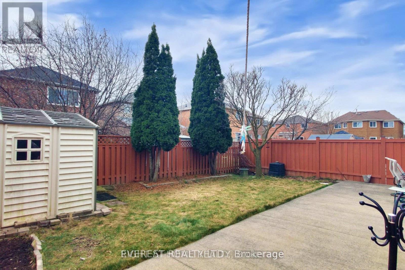 23 Duggan Drive, Brampton, Ontario  L6Y 4H9 - Photo 9 - W12539368