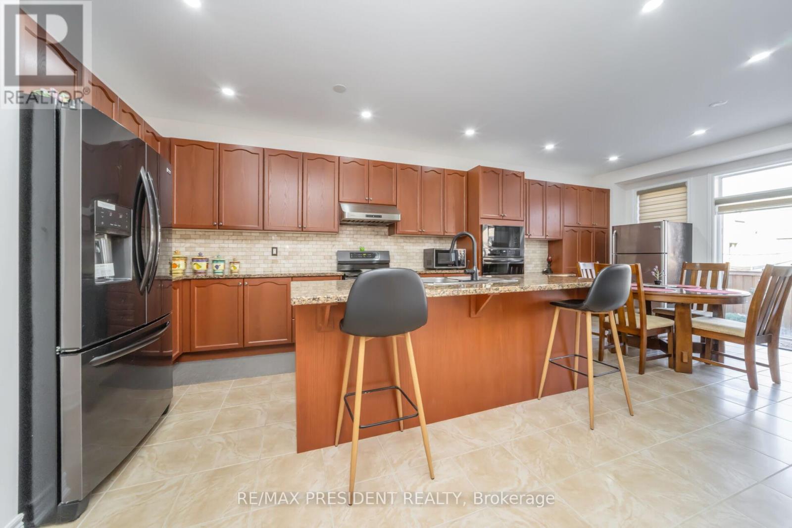 13 Clunburry Road, Brampton, Ontario  L7A 5B4 - Photo 13 - W12539384