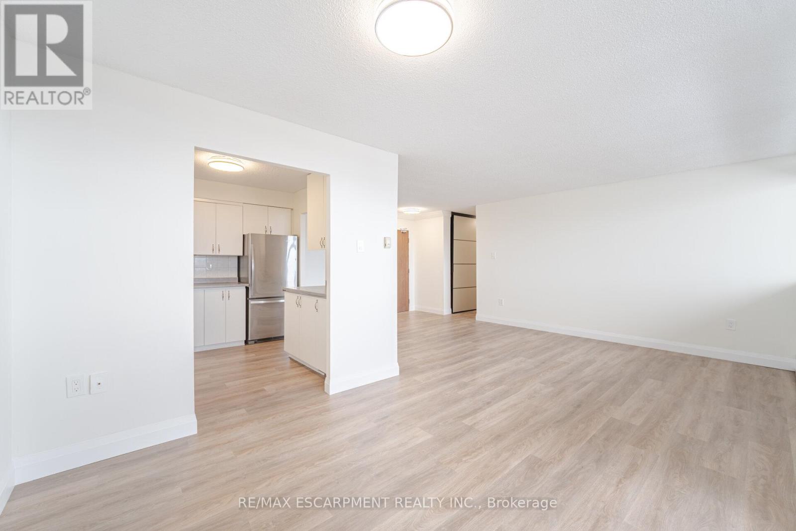 707 - 2301 Derry Road W, Mississauga, Ontario  L5N 2R4 - Photo 11 - W12539408