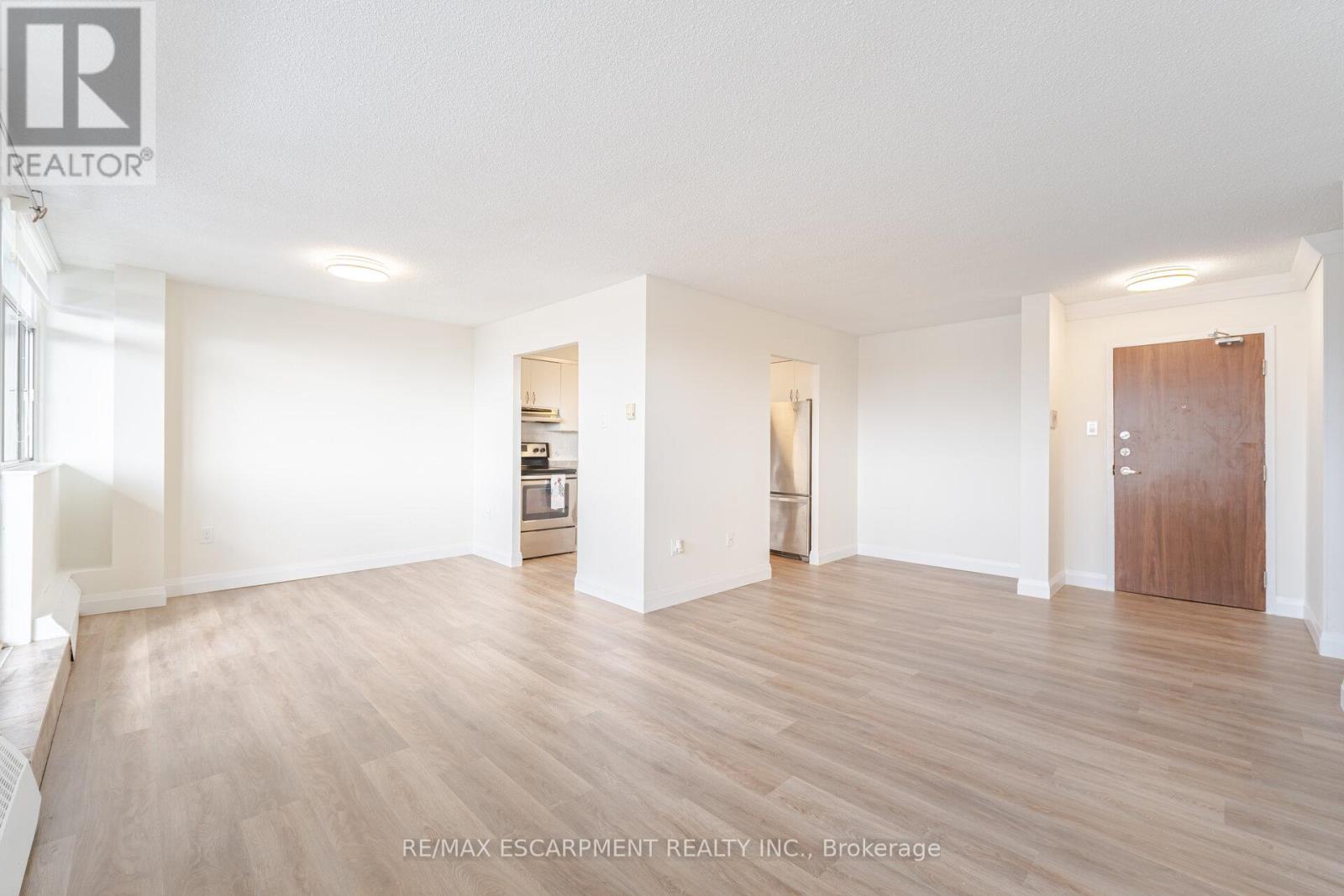 707 - 2301 Derry Road W, Mississauga, Ontario  L5N 2R4 - Photo 7 - W12539408