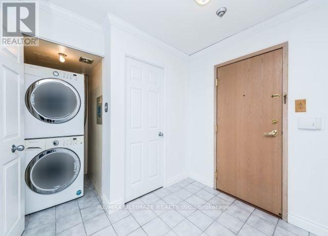 2105 - 55 Elm Road W, Mississauga, Ontario  L5B 3Z3 - Photo 5 - W12539416