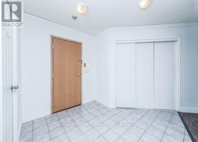 2105 - 55 Elm Road W, Mississauga, Ontario  L5B 3Z3 - Photo 6 - W12539416