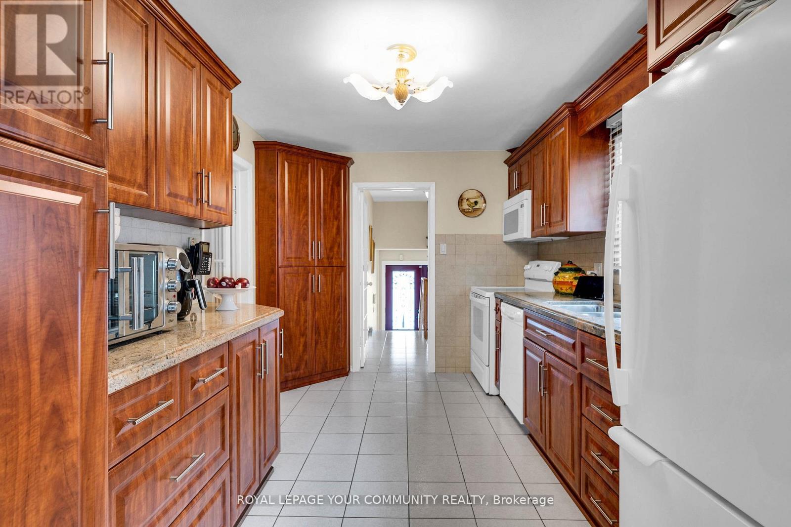 119 Dalrymple Drive, Toronto, Ontario  M6N 4S2 - Photo 12 - W12539424