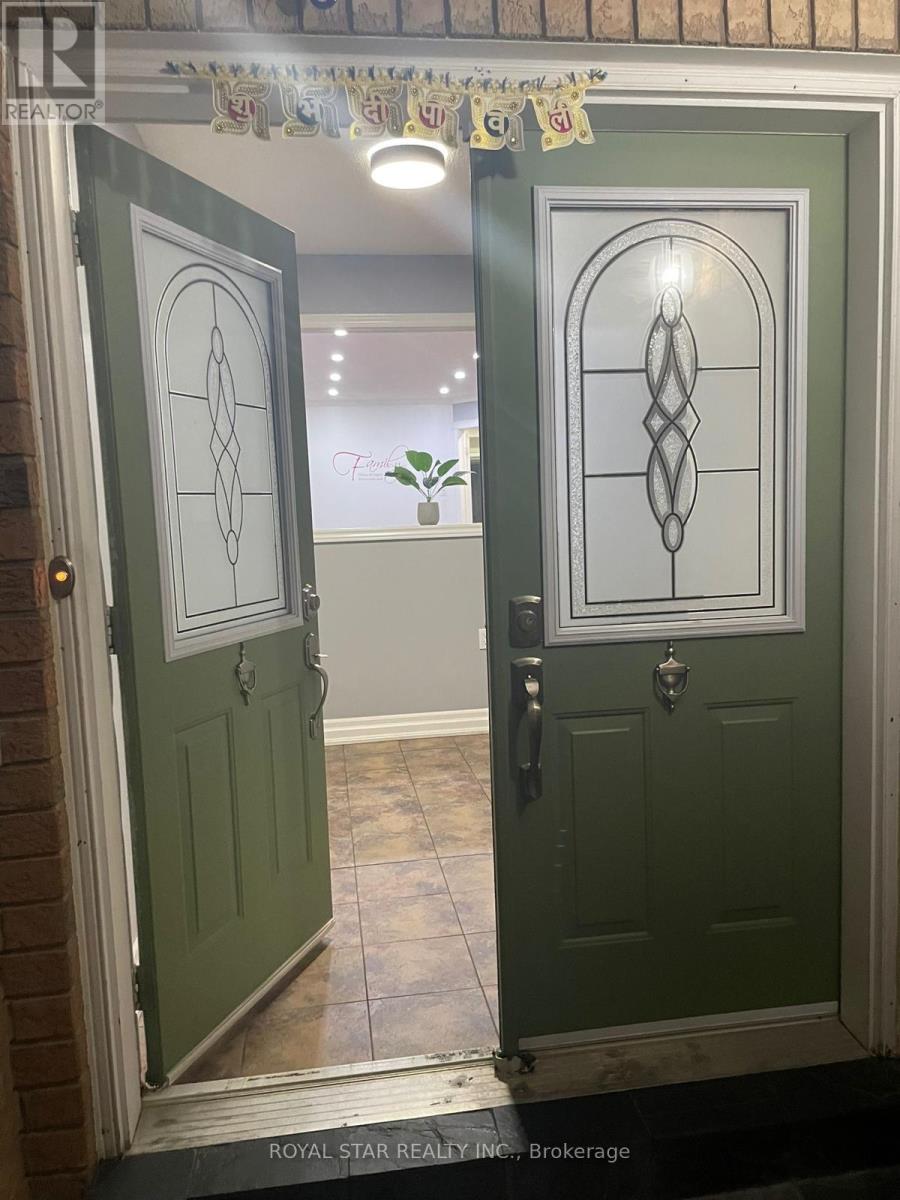 118 Tiller Trail, Brampton, Ontario  L6X 4S8 - Photo 14 - W12539430