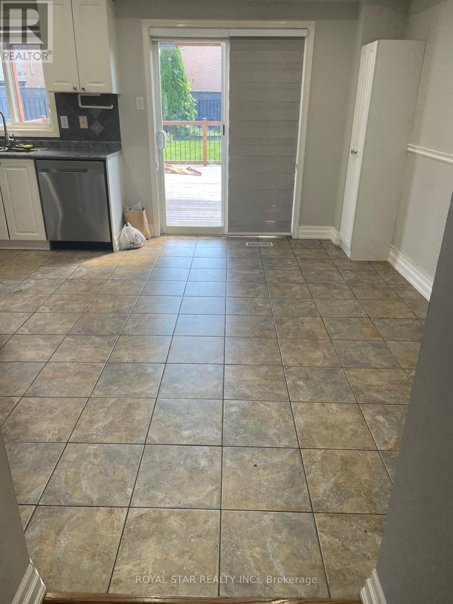 118 Tiller Trail, Brampton, Ontario  L6X 4S8 - Photo 18 - W12539430