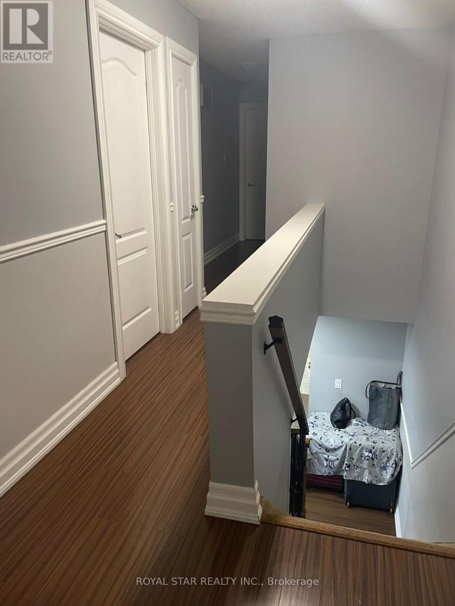 118 Tiller Trail, Brampton, Ontario  L6X 4S8 - Photo 6 - W12539430