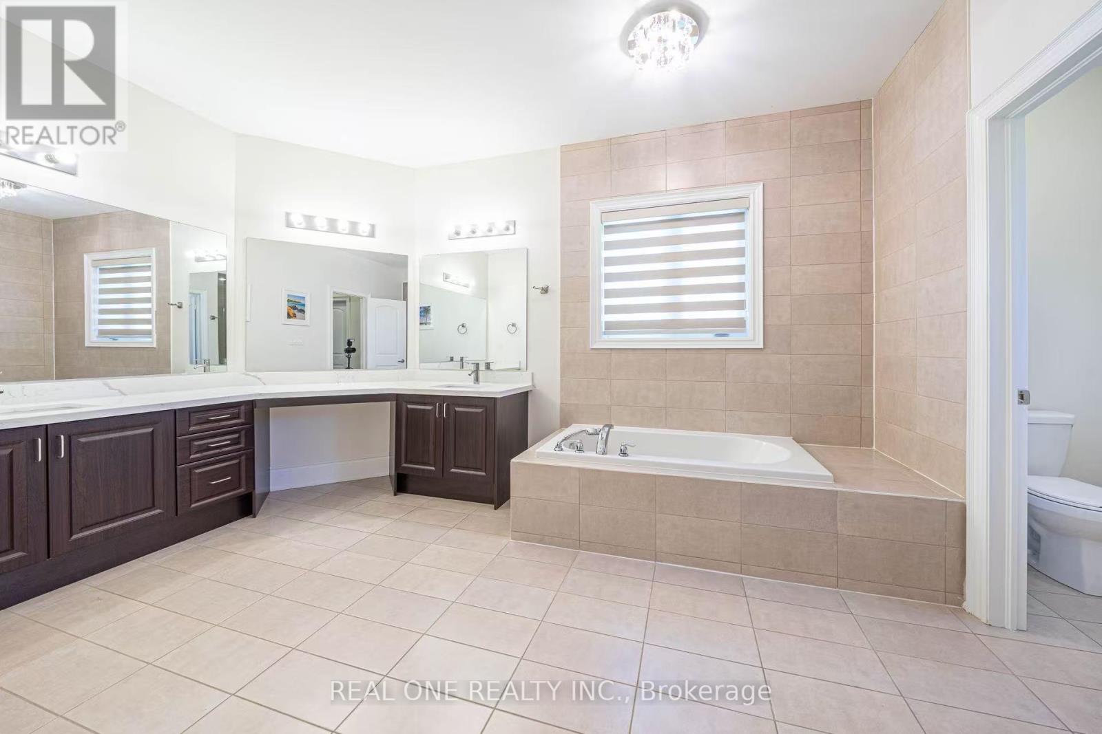 3209 Buttonbush Trail, Oakville, Ontario  L6H 0T1 - Photo 19 - W12539438