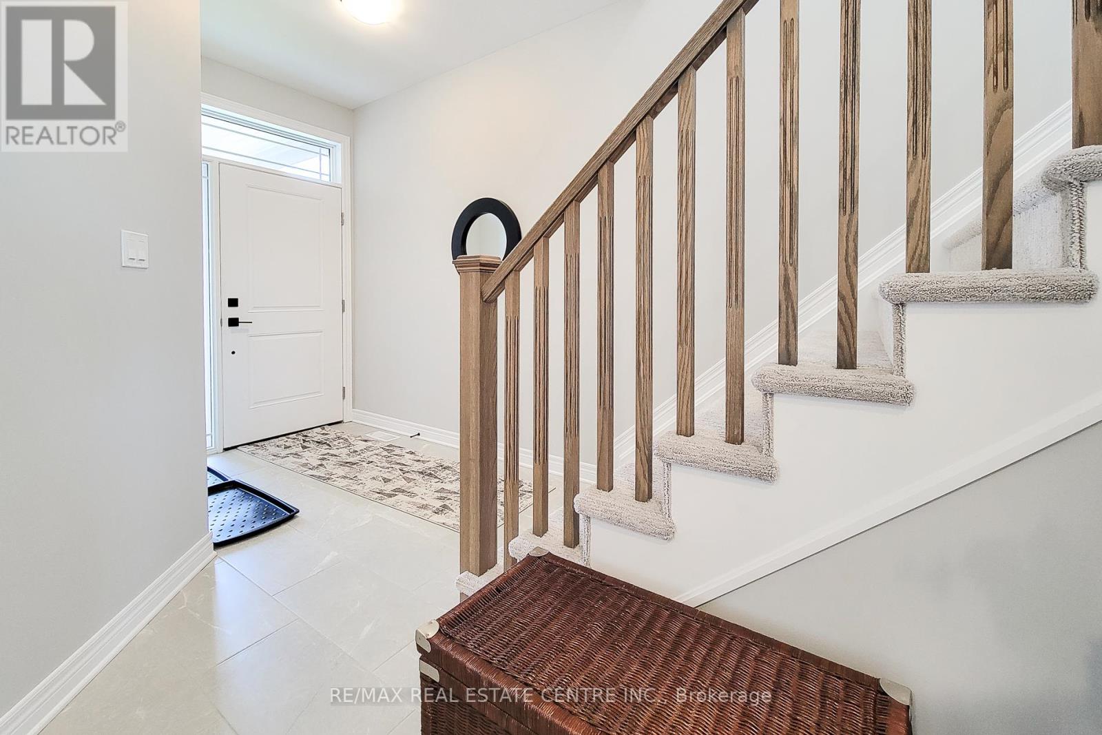 28 Spring Crest Way, Thorold, Ontario  L2V 0J8 - Photo 4 - X12539380