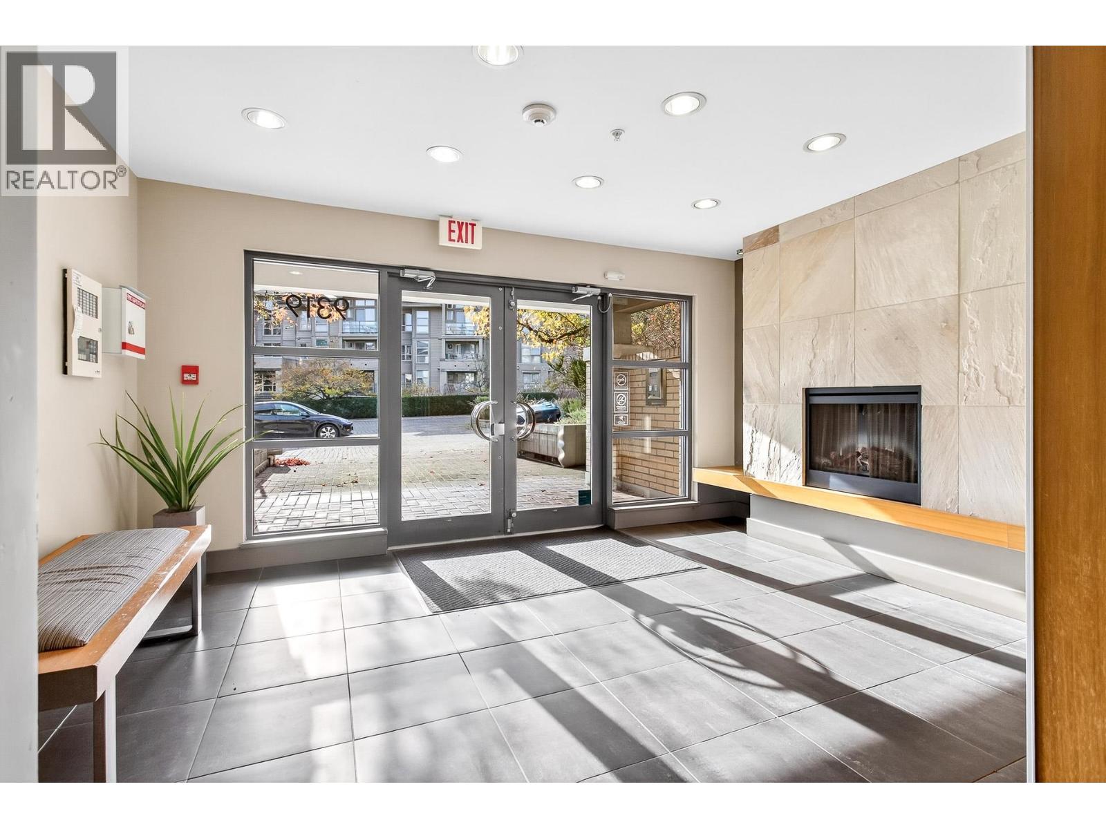 310 9319 University Crescent, Burnaby, British Columbia  V5A 4Y6 - Photo 6 - R3066873