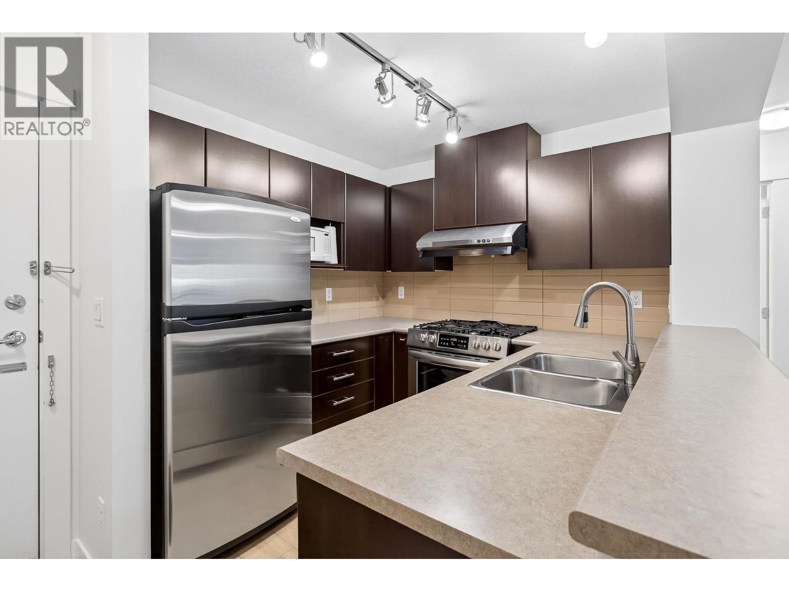 310 9319 University Crescent, Burnaby, British Columbia  V5A 4Y6 - Photo 9 - R3066873