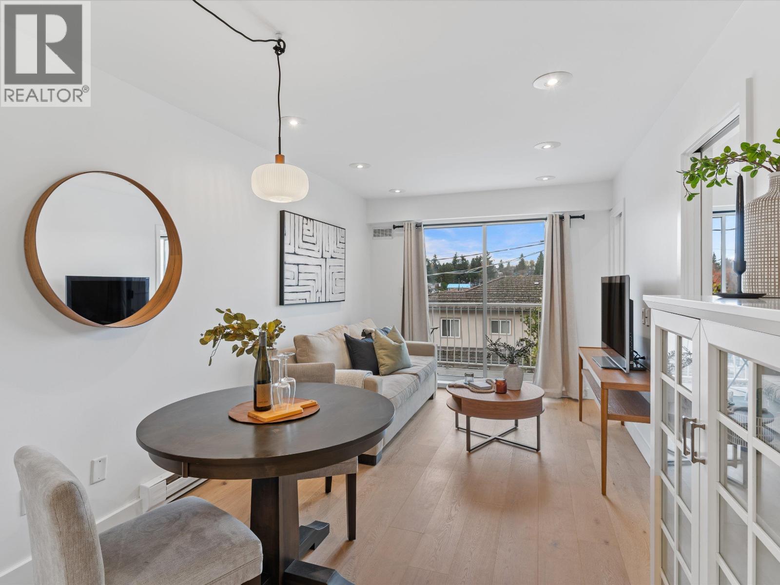 201 4315 FRASER STREET, vancouver, British Columbia