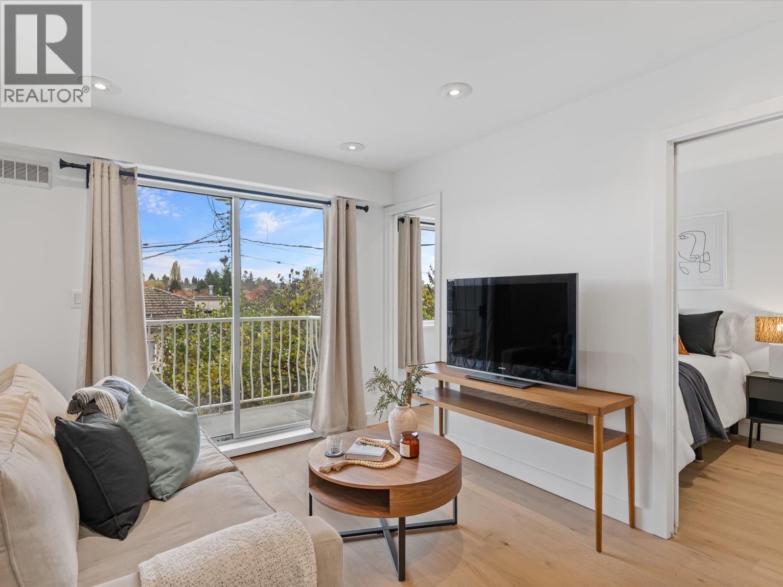 201 4315 Fraser Street, Vancouver, British Columbia  V5V 4G4 - Photo 4 - R3066960