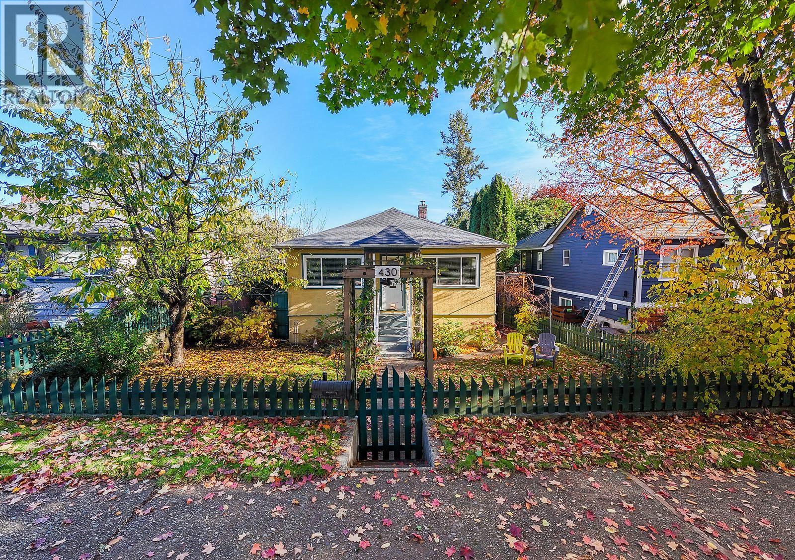 430 GARRETT STREET, New Westminster, British Columbia