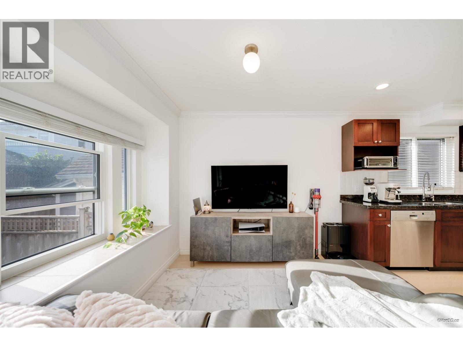 232 Fourth Avenue, New Westminster, British Columbia V3L 1N7 - Photo 7 - R3066862