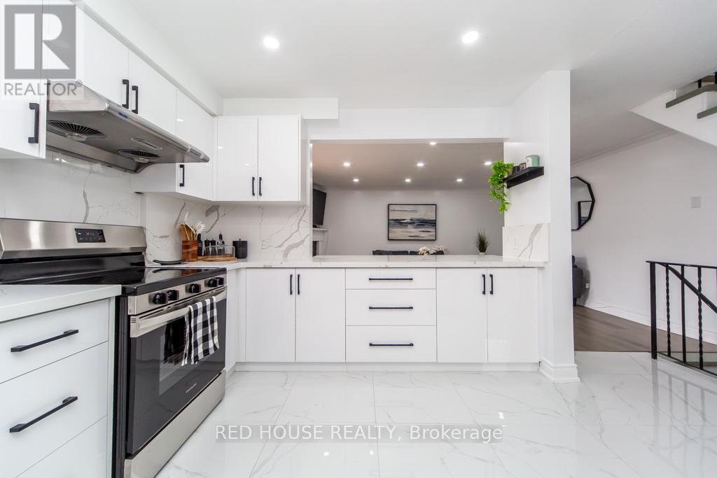 2 - 87 Irwin Road, Toronto, Ontario  M9W 5W1 - Photo 2 - W12531670