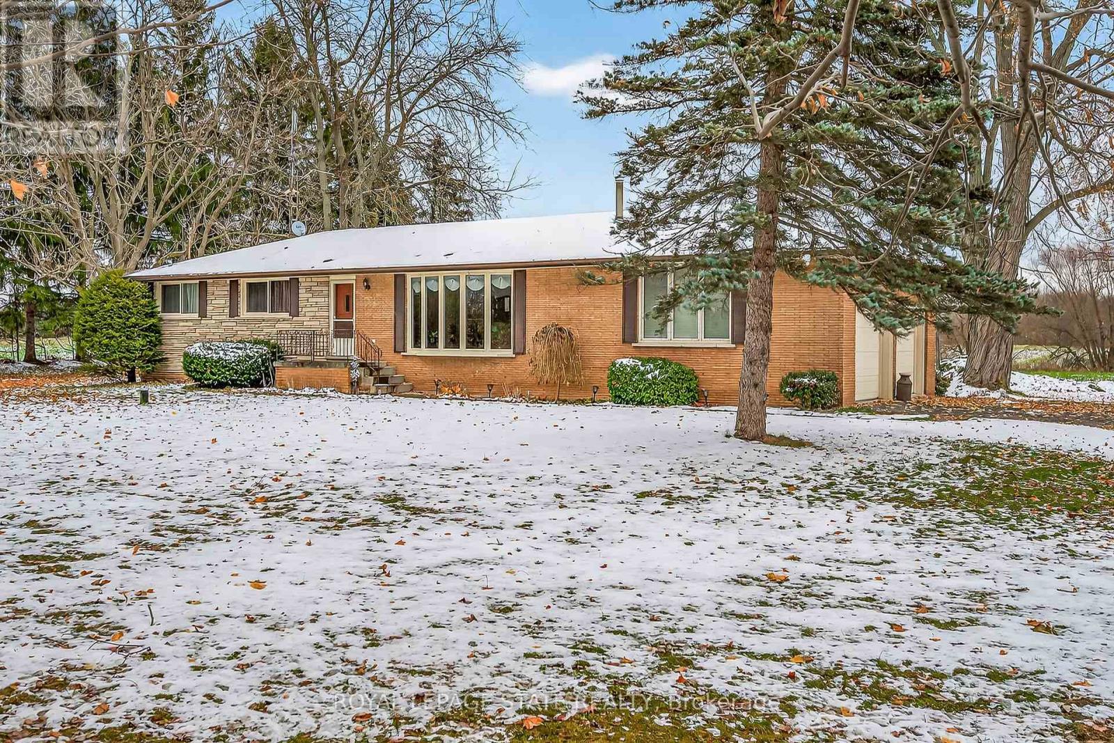 580 Woodhill Road, Hamilton, Ontario  L0R 2B0 - Photo 35 - X12537410