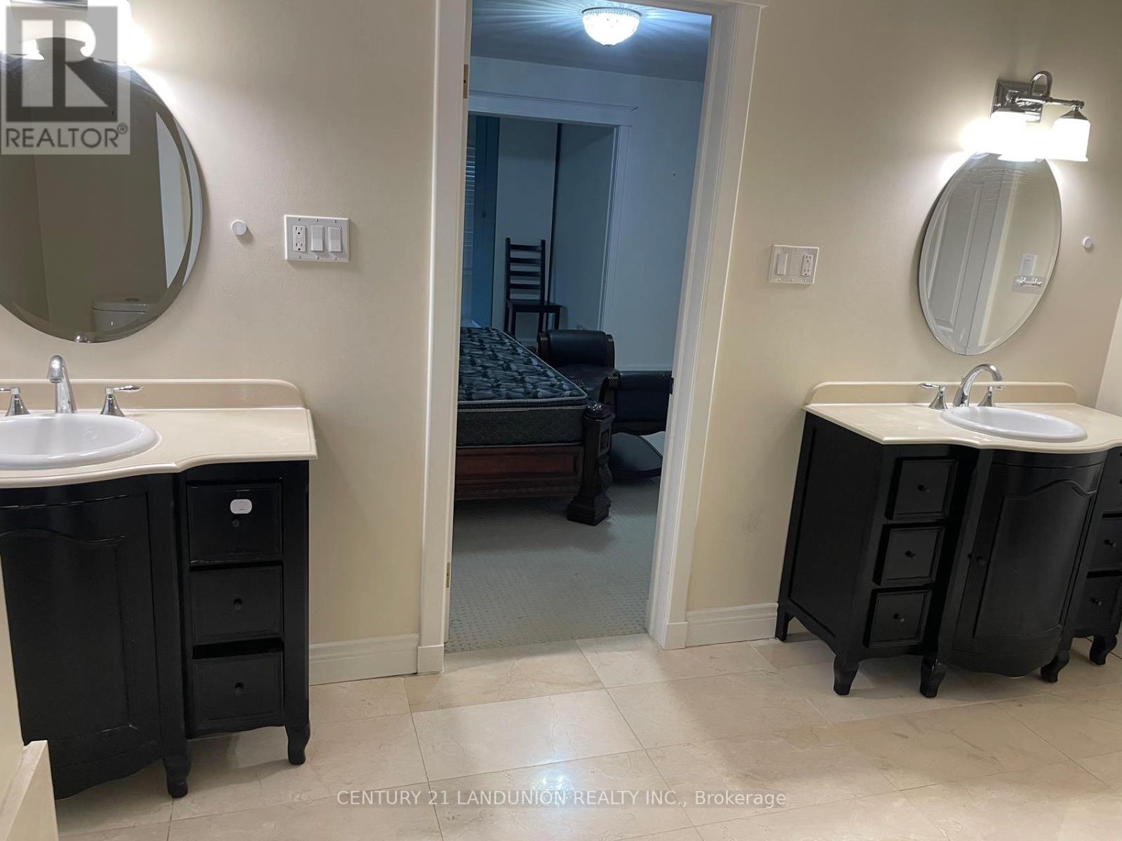 31 Junewood Crescent, Toronto, Ontario  M2L 2C3 - Photo 16 - C12539446