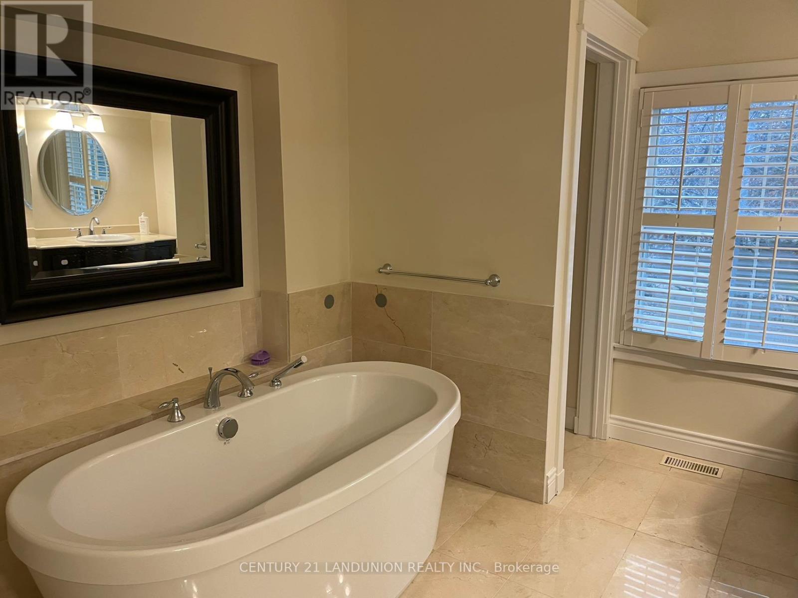 31 Junewood Crescent, Toronto, Ontario  M2L 2C3 - Photo 18 - C12539446