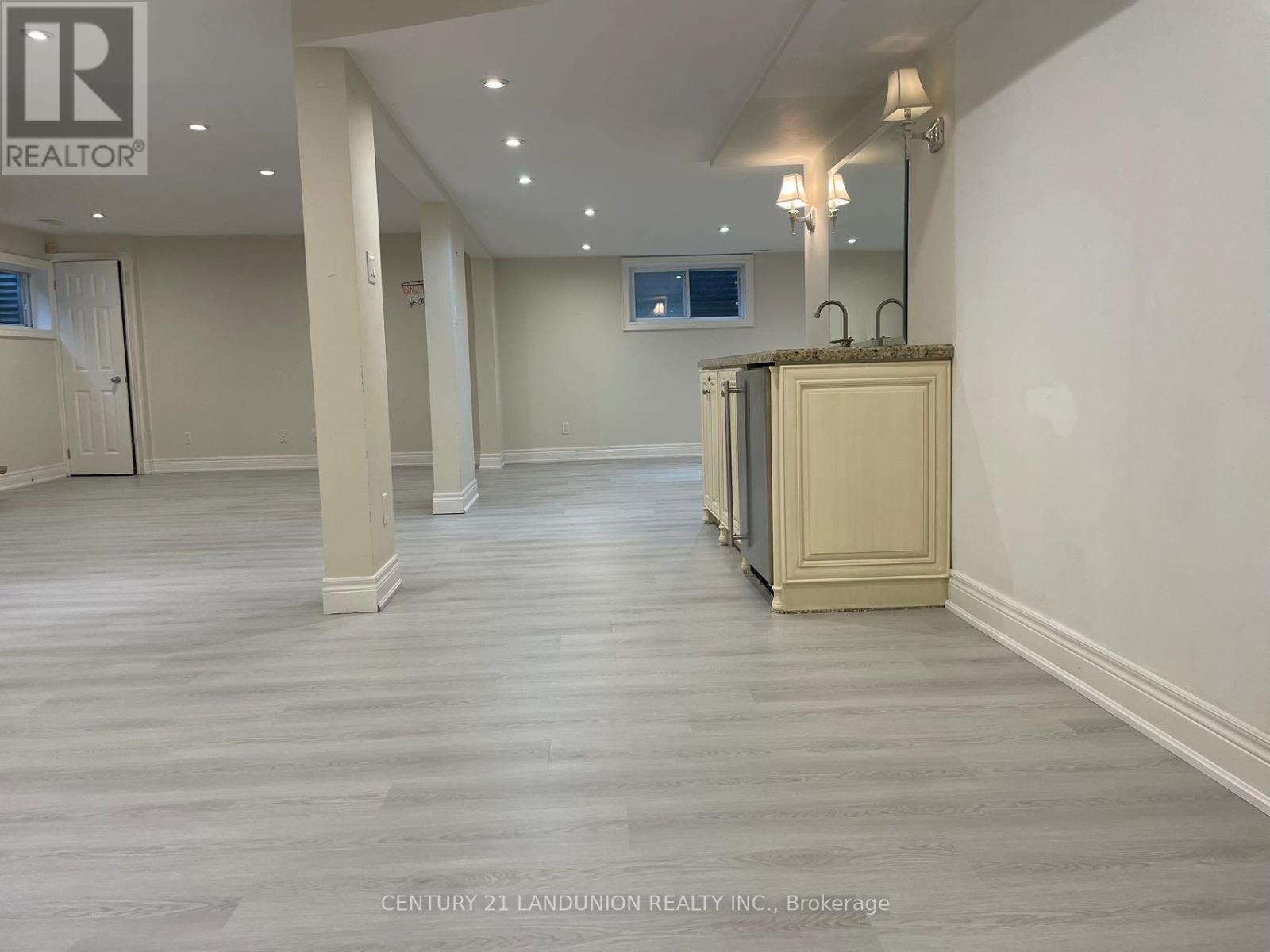 31 Junewood Crescent, Toronto, Ontario  M2L 2C3 - Photo 2 - C12539446