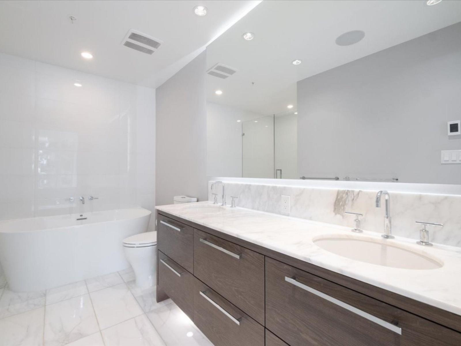 305 1501 Vidal Street, White Rock, British Columbia  V4B 0B5 - Photo 16 - R3054804