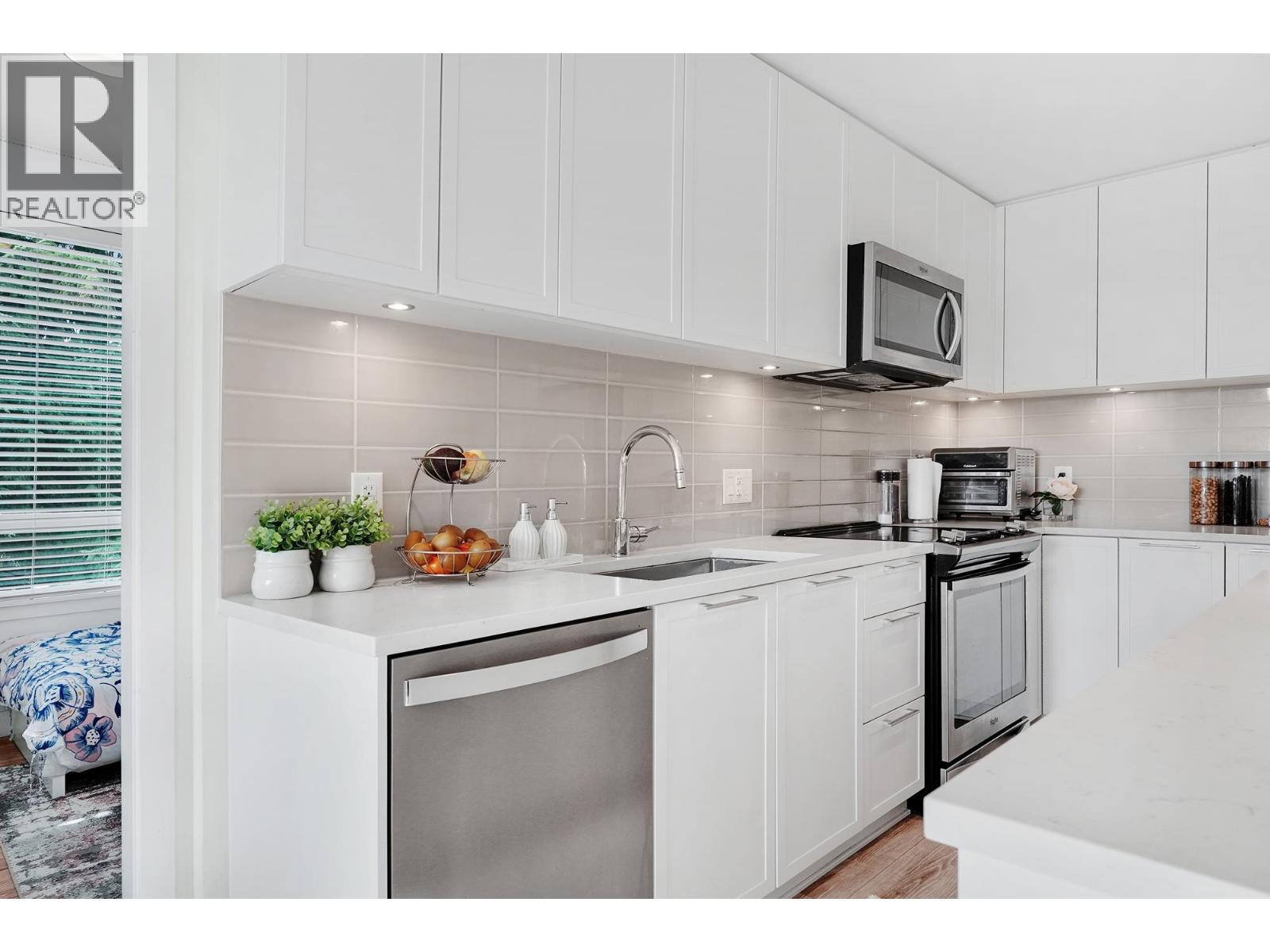 316 2382 Atkins Avenue, Port Coquitlam, British Columbia V3C 0G7 - Photo 4 - R3066560