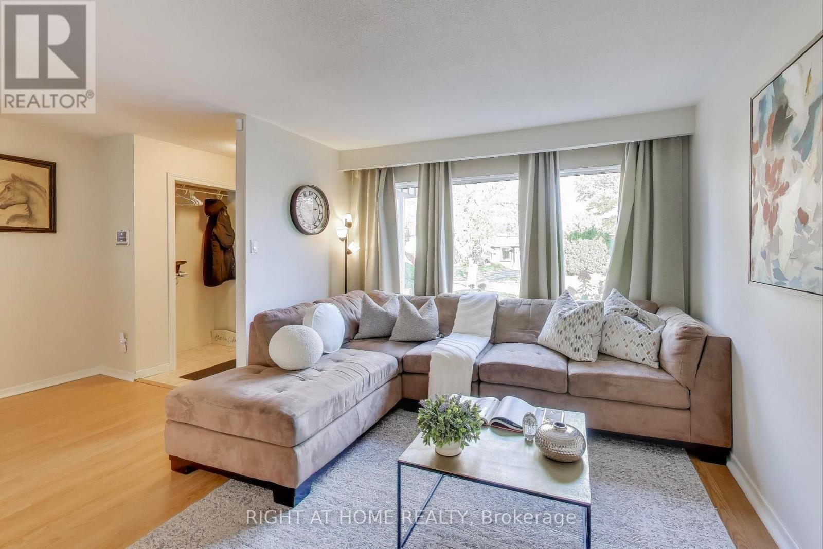 408 Camelot Court, Oshawa, Ontario  L1G 6P7 - Photo 6 - E12539462