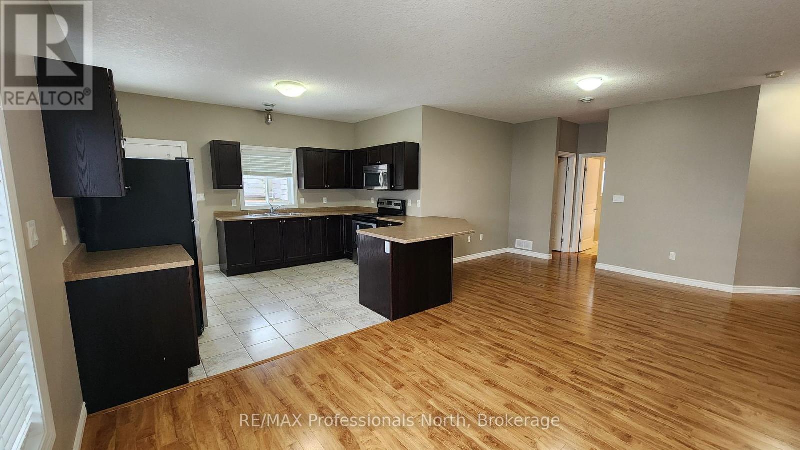 33 Goodwin Drive, Huntsville, Ontario  P1H 2R3 - Photo 23 - X12539064