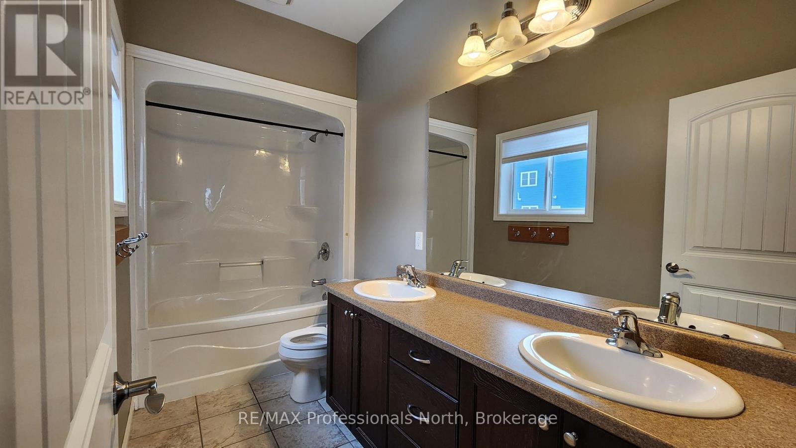 33 Goodwin Drive, Huntsville, Ontario  P1H 2R3 - Photo 28 - X12539064