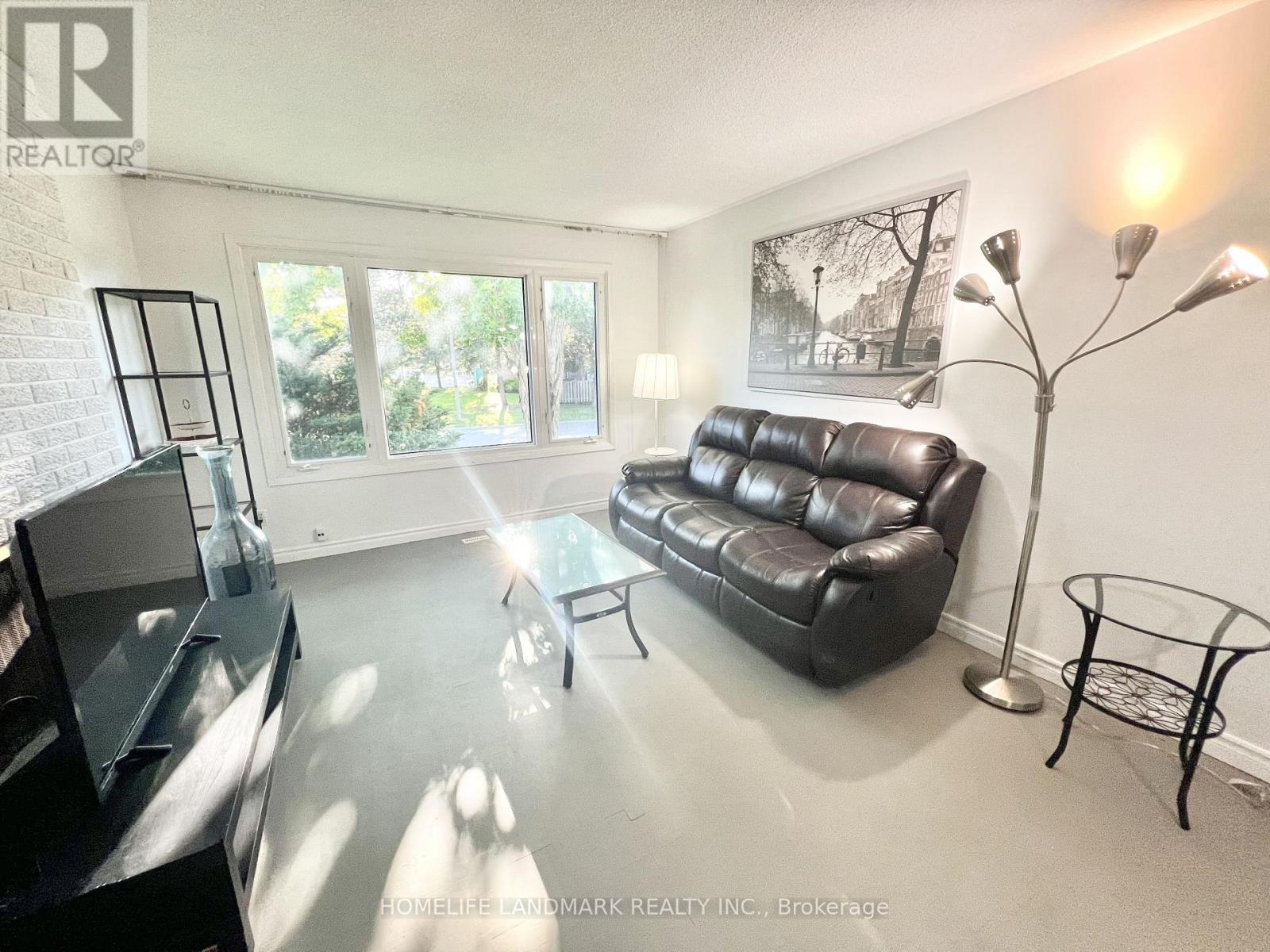 5 Chant Crescent, Markham, Ontario  L3R 1Y7 - Photo 9 - N12539460