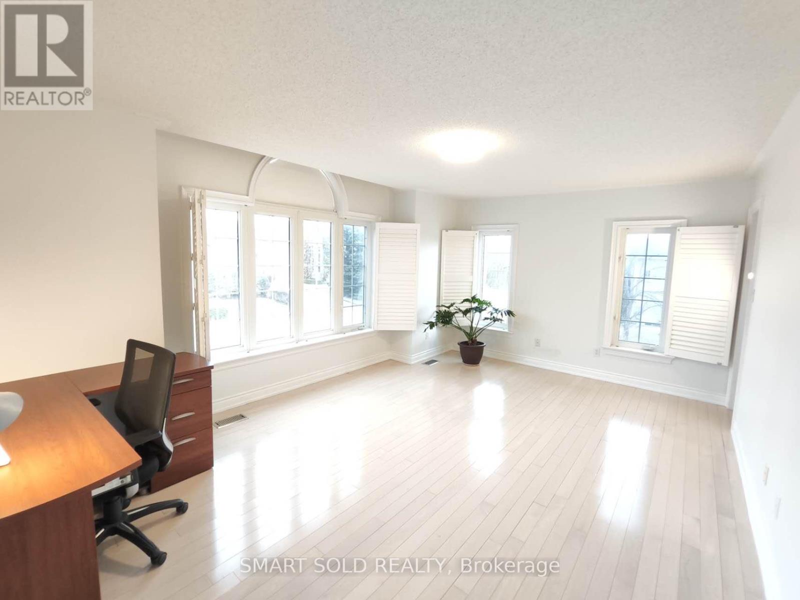 67 Chantilly Crescent, Richmond Hill, Ontario  L4C 0K1 - Photo 11 - N12539470