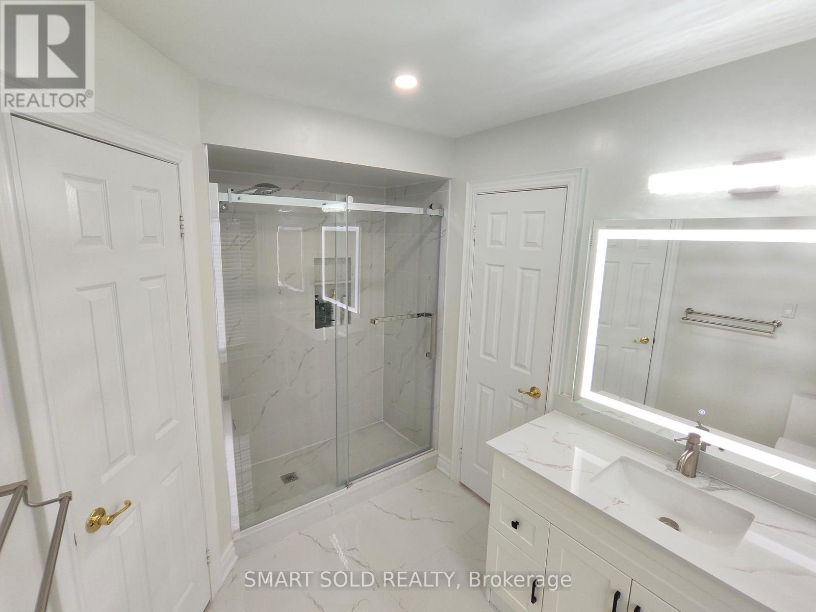 67 Chantilly Crescent, Richmond Hill, Ontario  L4C 0K1 - Photo 16 - N12539470