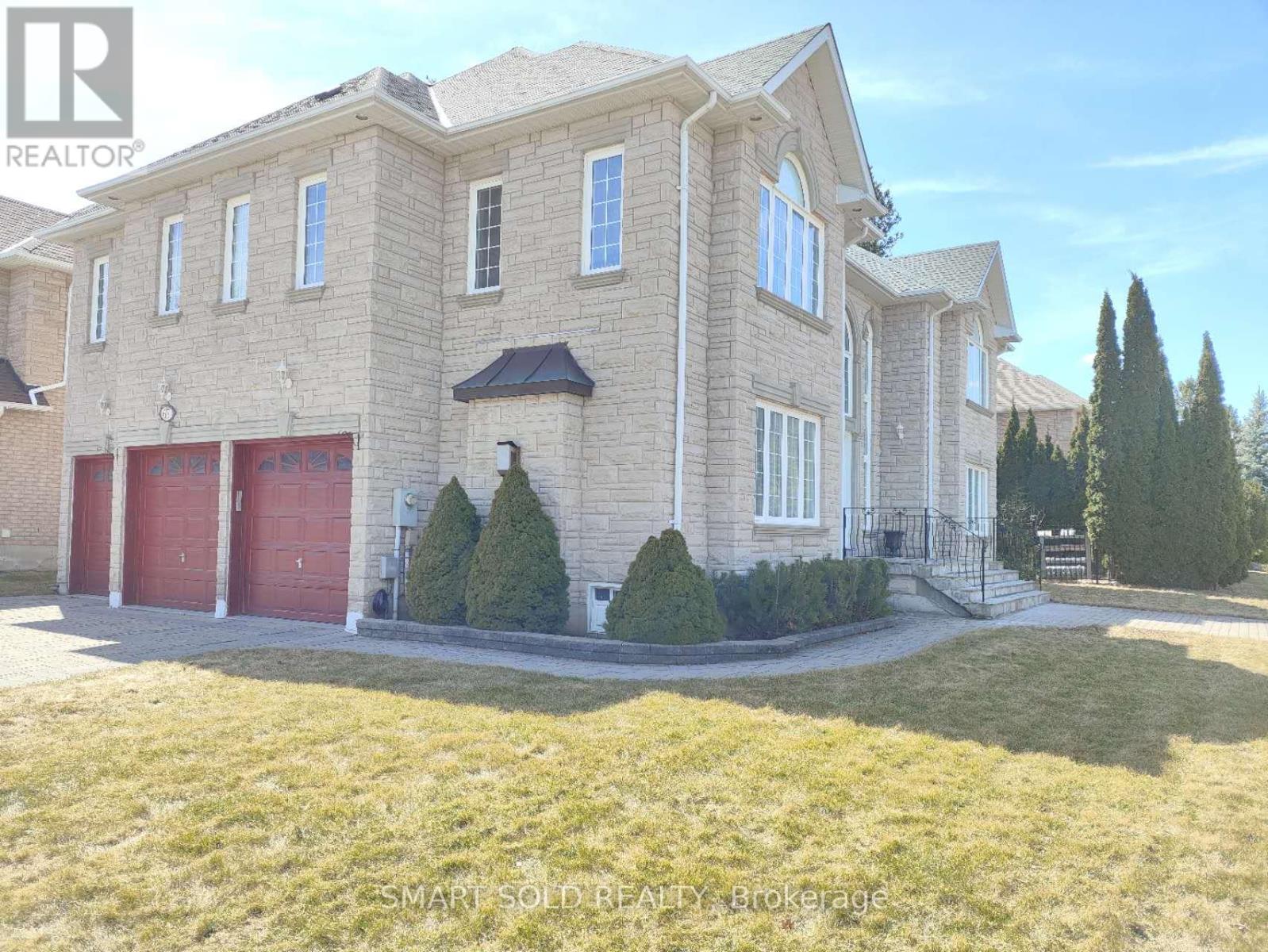 67 Chantilly Crescent, Richmond Hill, Ontario  L4C 0K1 - Photo 3 - N12539470