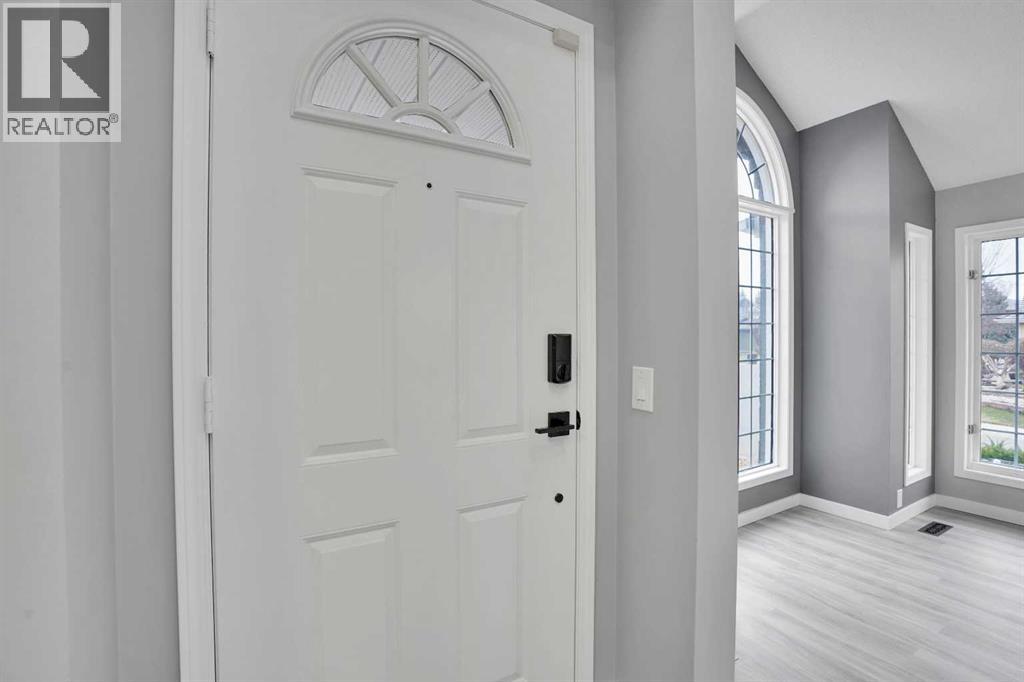 195 Mt Reliant Place Se, Calgary, Alberta  T2Z 2G2 - Photo 2 - A2269788