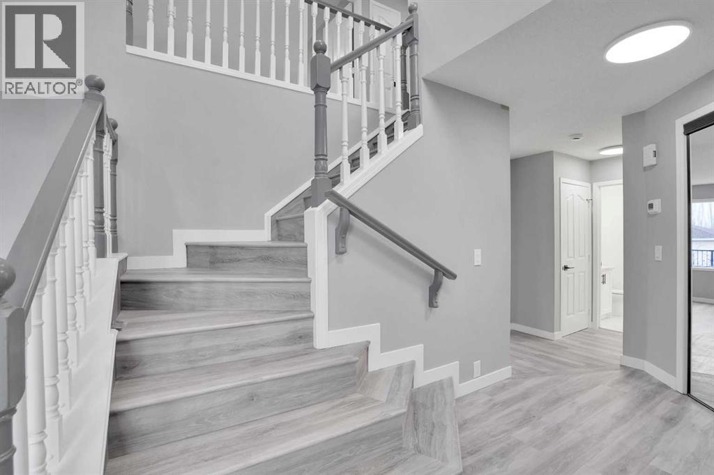 195 Mt Reliant Place Se, Calgary, Alberta  T2Z 2G2 - Photo 3 - A2269788