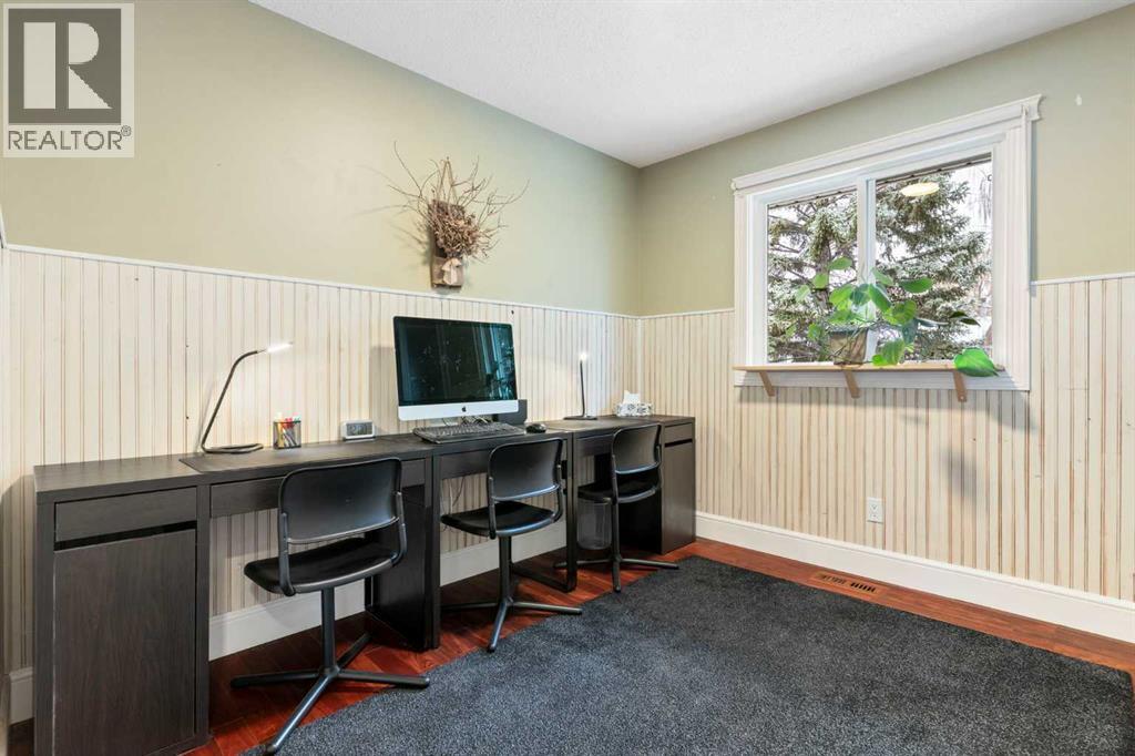 431 Queensland Circle Se, Calgary, Alberta  T2J 4P5 - Photo 18 - A2269794