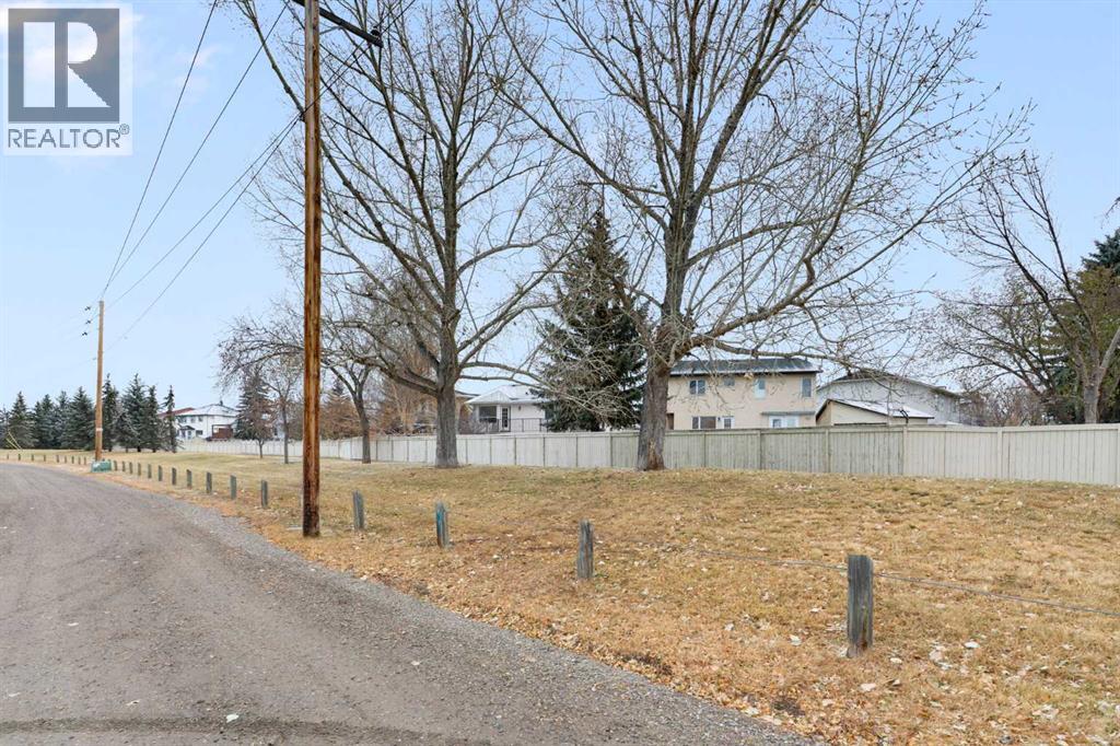 431 Queensland Circle Se, Calgary, Alberta  T2J 4P5 - Photo 47 - A2269794