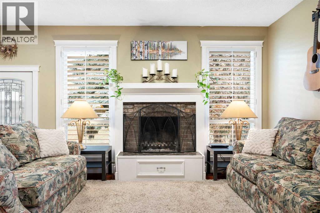 431 Queensland Circle Se, Calgary, Alberta  T2J 4P5 - Photo 3 - A2269794