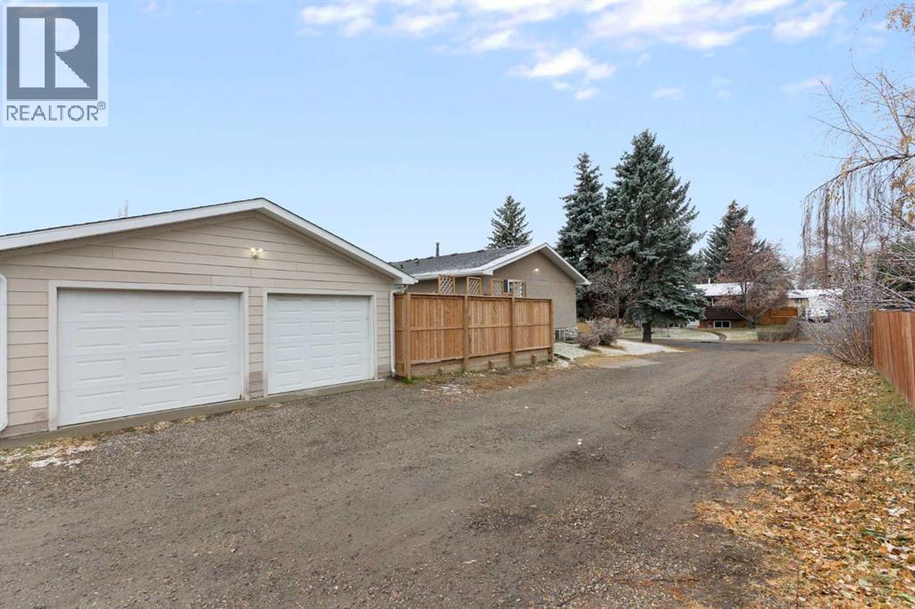 431 Queensland Circle Se, Calgary, Alberta  T2J 4P5 - Photo 46 - A2269794