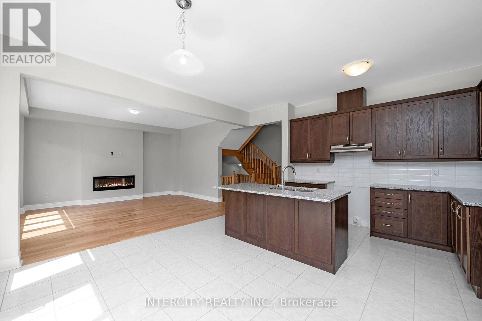 54 Claremont Drive, Brampton, Ontario  L6R 4G3 - Photo 11 - W12539440