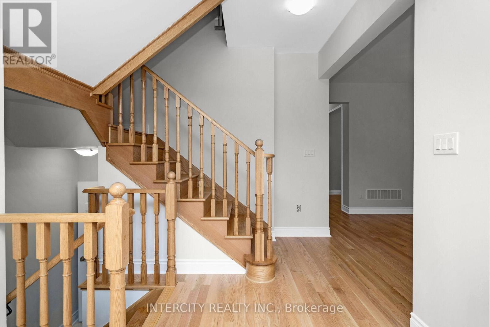 54 Claremont Drive, Brampton, Ontario  L6R 4G3 - Photo 17 - W12539440