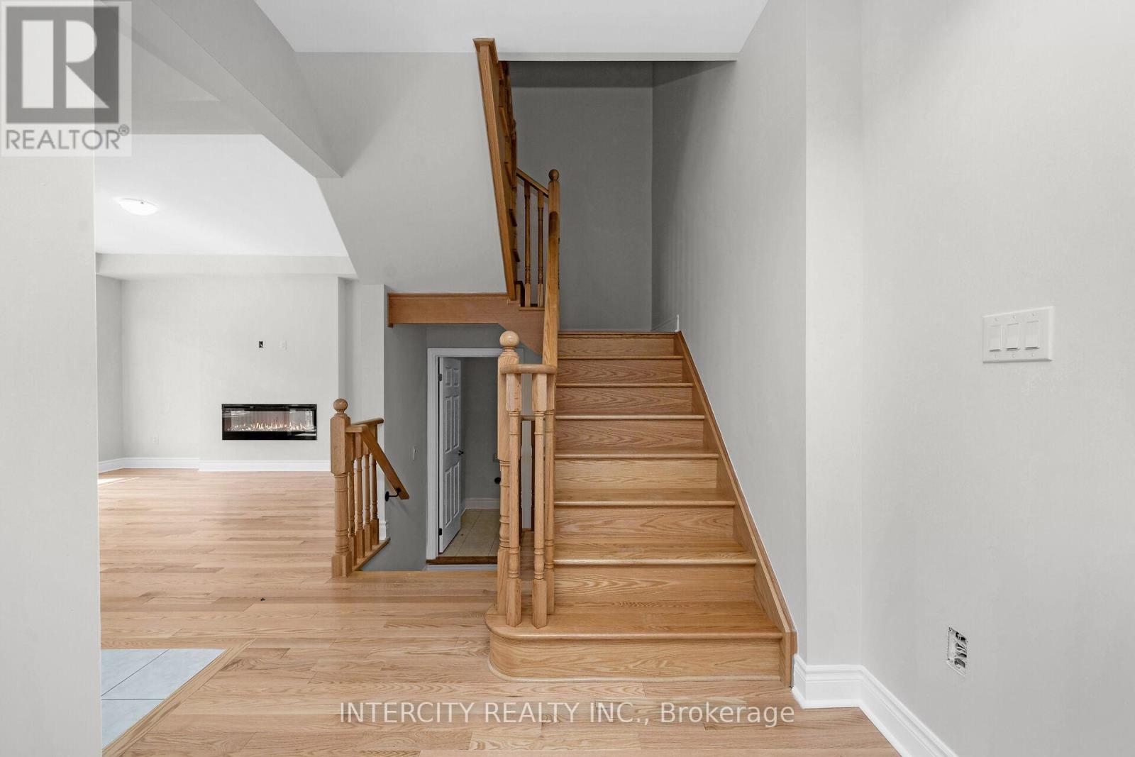 54 Claremont Drive, Brampton, Ontario  L6R 4G3 - Photo 18 - W12539440