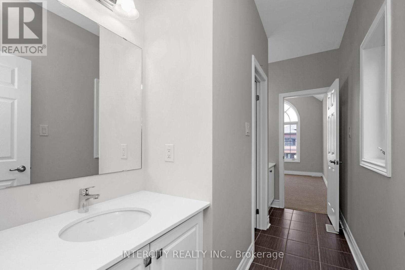 54 Claremont Drive, Brampton, Ontario  L6R 4G3 - Photo 26 - W12539440