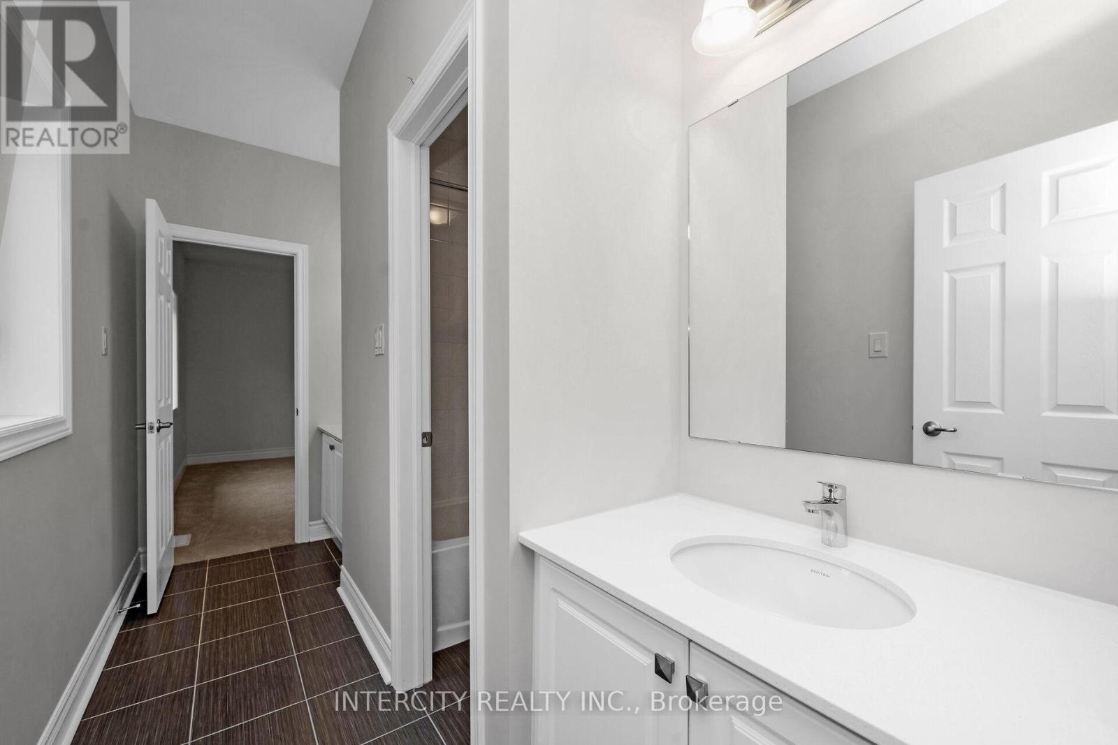 54 Claremont Drive, Brampton, Ontario  L6R 4G3 - Photo 29 - W12539440